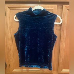 Y2K velvet turtleneck.